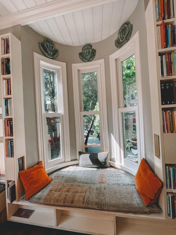 How to Create a Cozy Reading Nook in Any Space